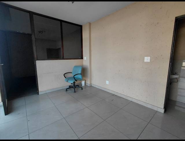134M² WAREHOUSE TO LET IN POMONA